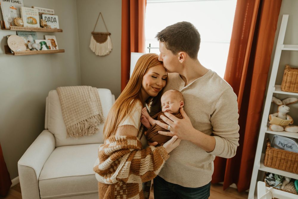 In home family newborn session