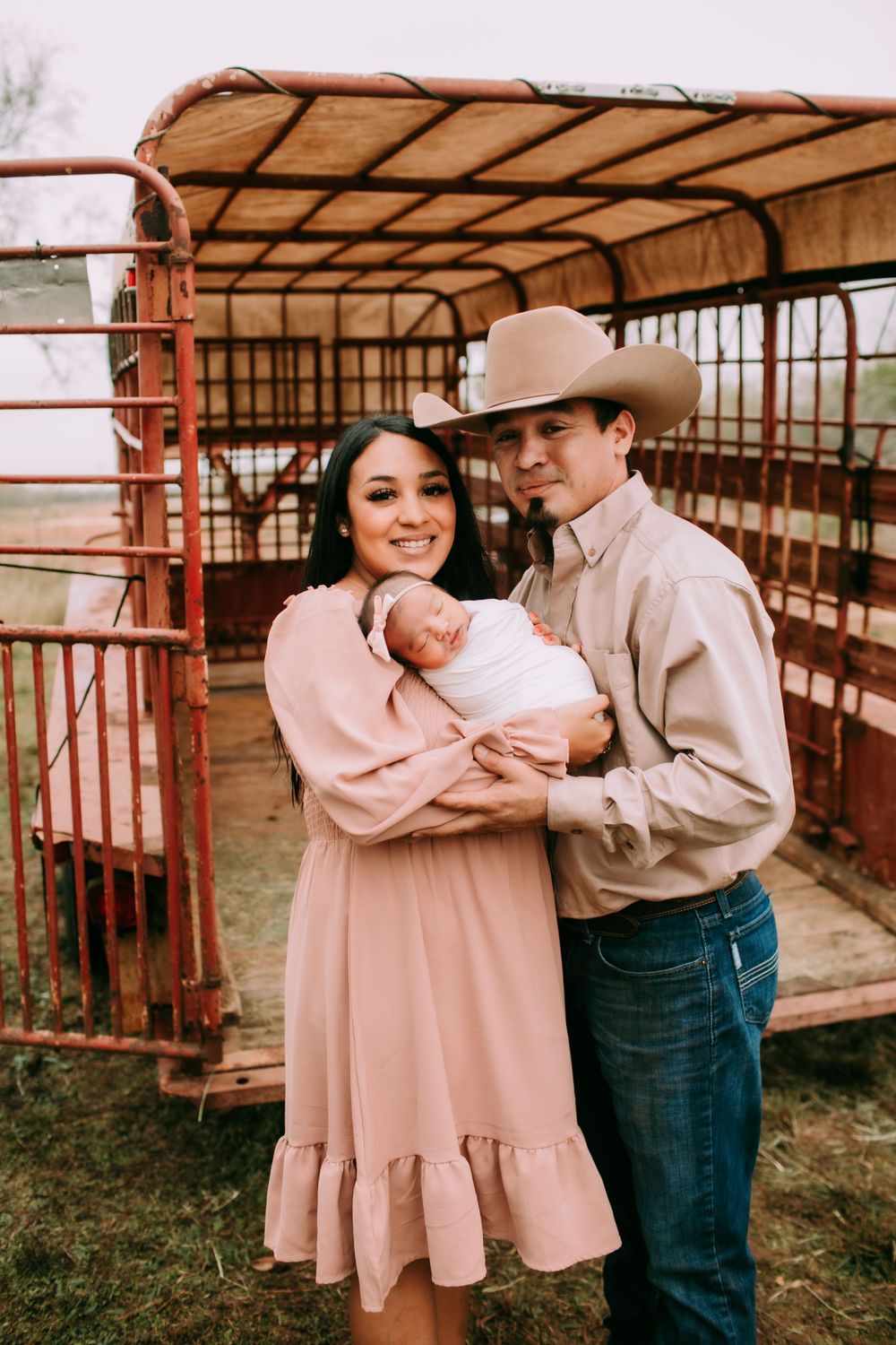 Everleigh's western Texas style newborn session