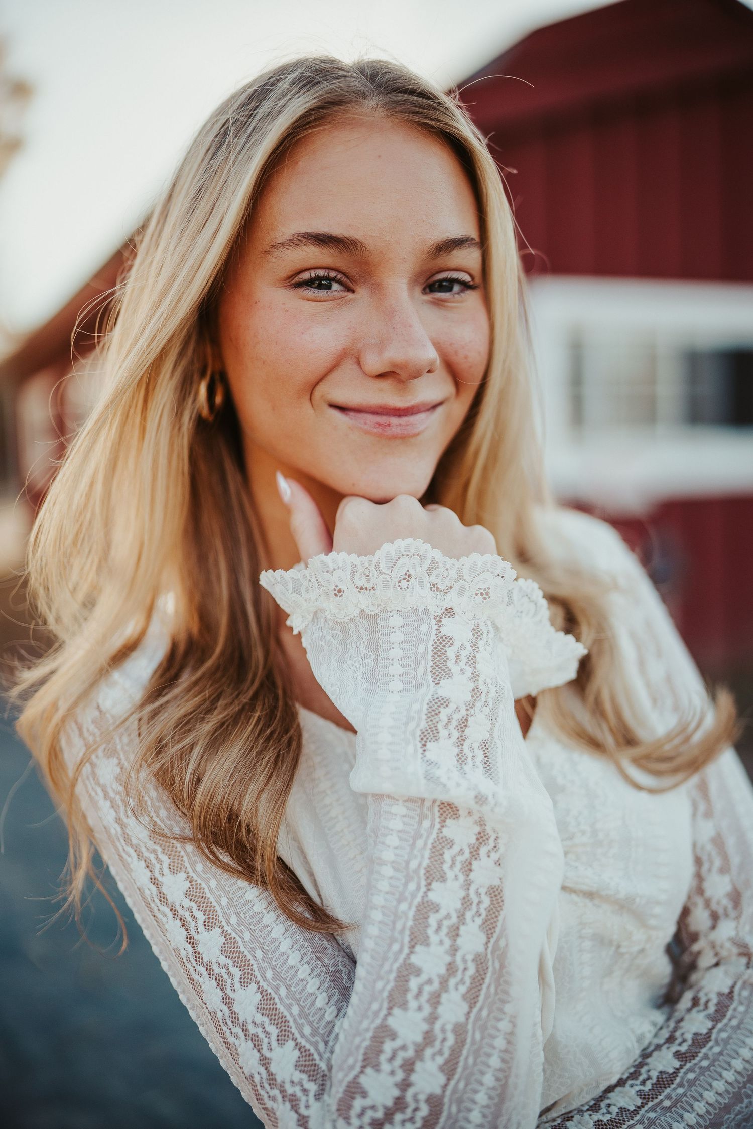 Senior portrait session at Frying Pan Park in Herndon, VA. Photographed by Joey Rushfield of the DMV area.