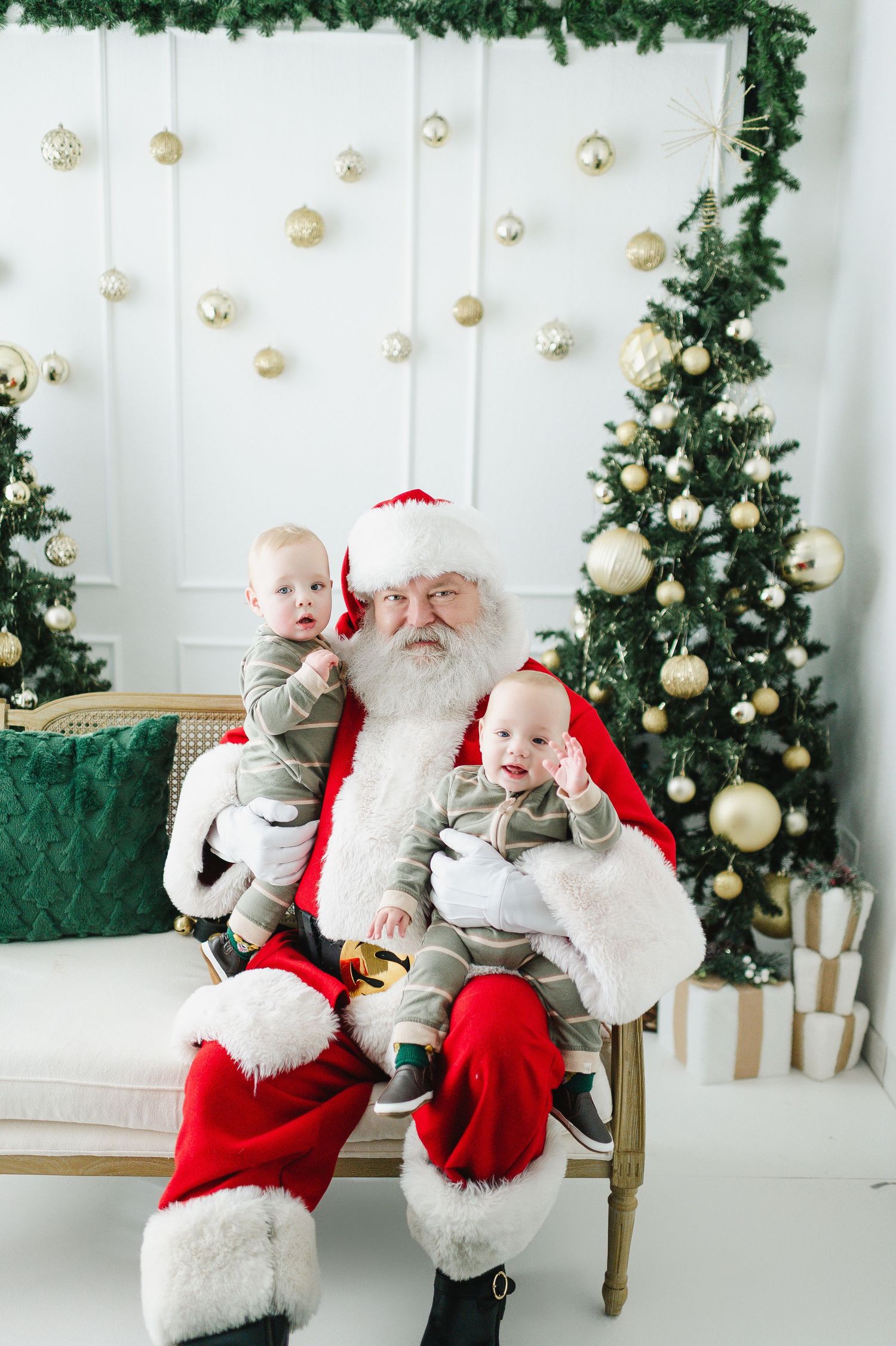 Santa mini photo sessions at the studio in Denver Colorado