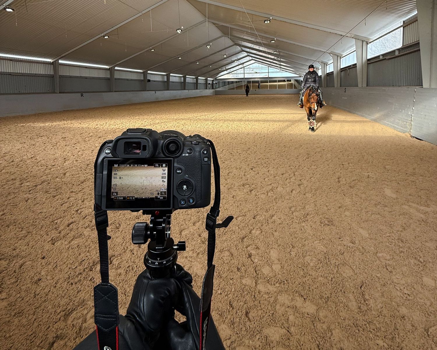 Bakom kulisserna under fotografering och video hos kreatör