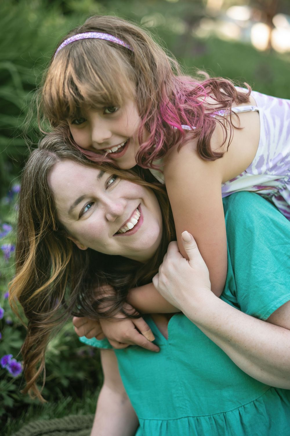 mother and daughter spring photoshoot at Manito Park Spokane Washington.