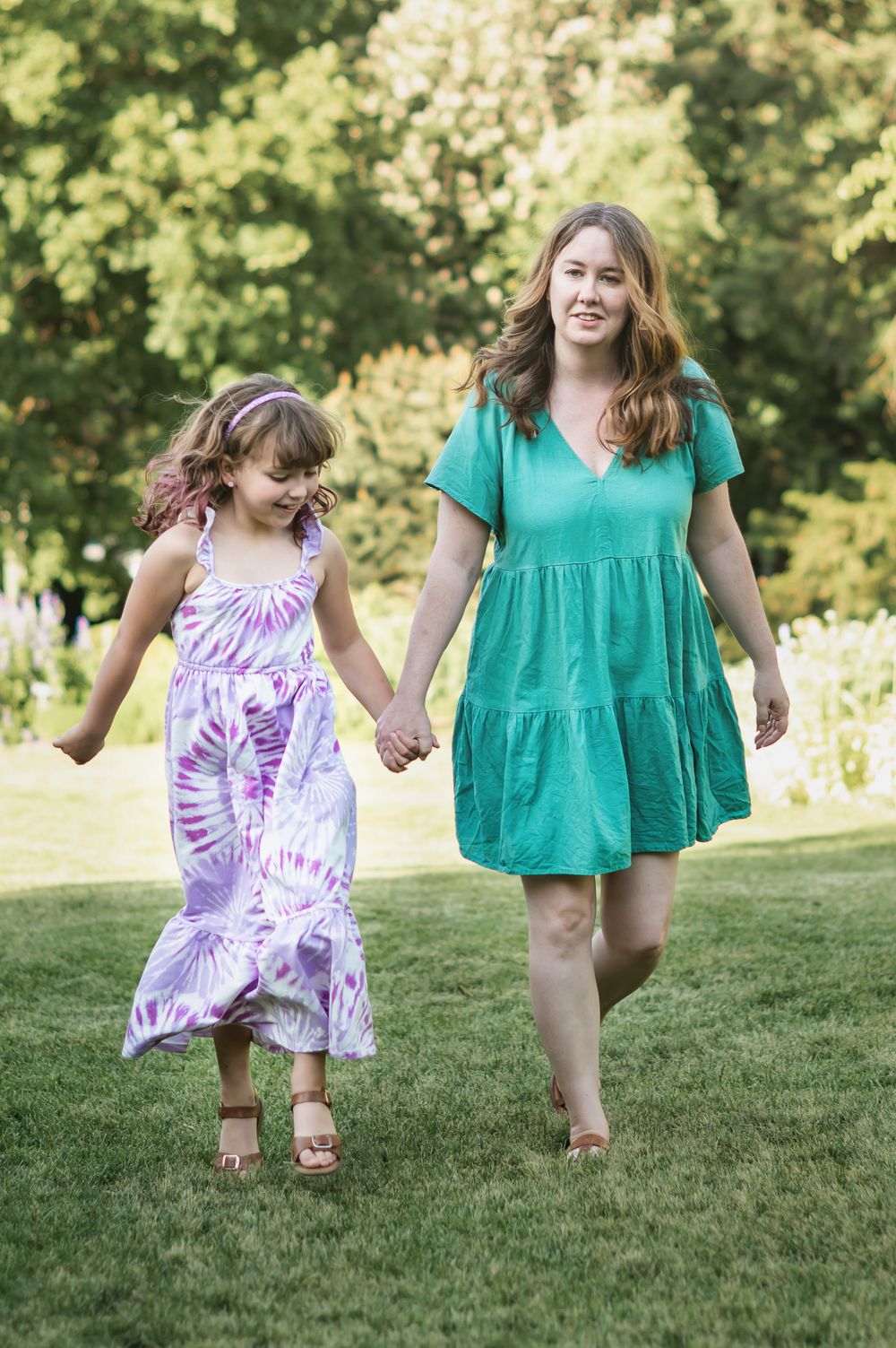mother and daughter spring photoshoot at Manito Park Spokane Washington.