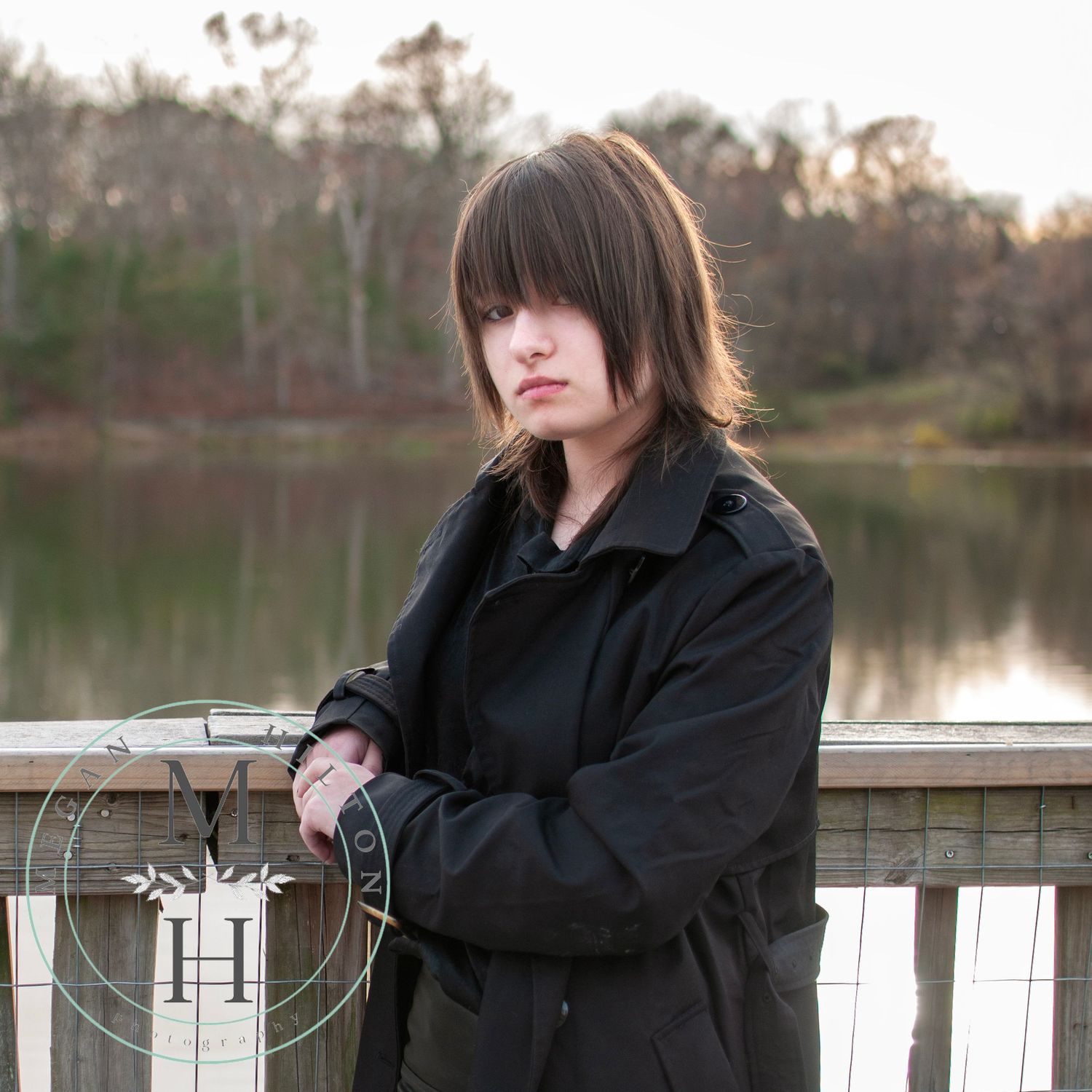senior photo near Lake Fairfax