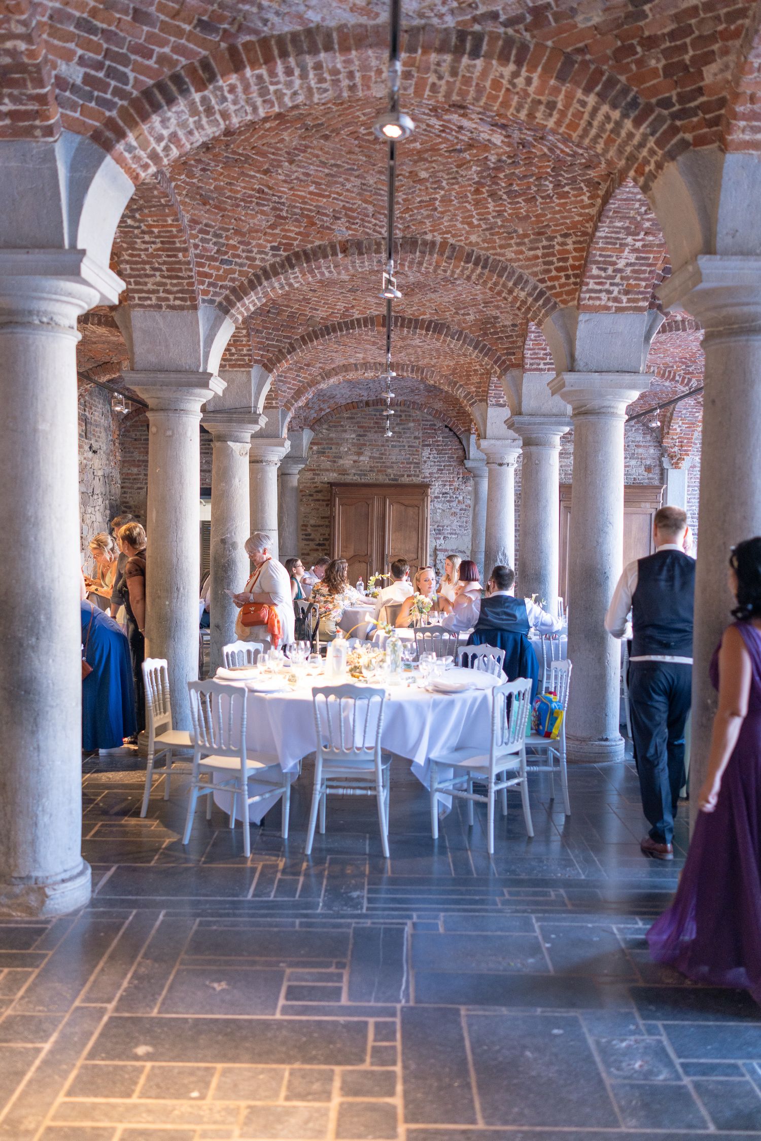 Salle de réception des futurs mariés de l abbaye d'aulne prise par Olivier Breuer - prophotos