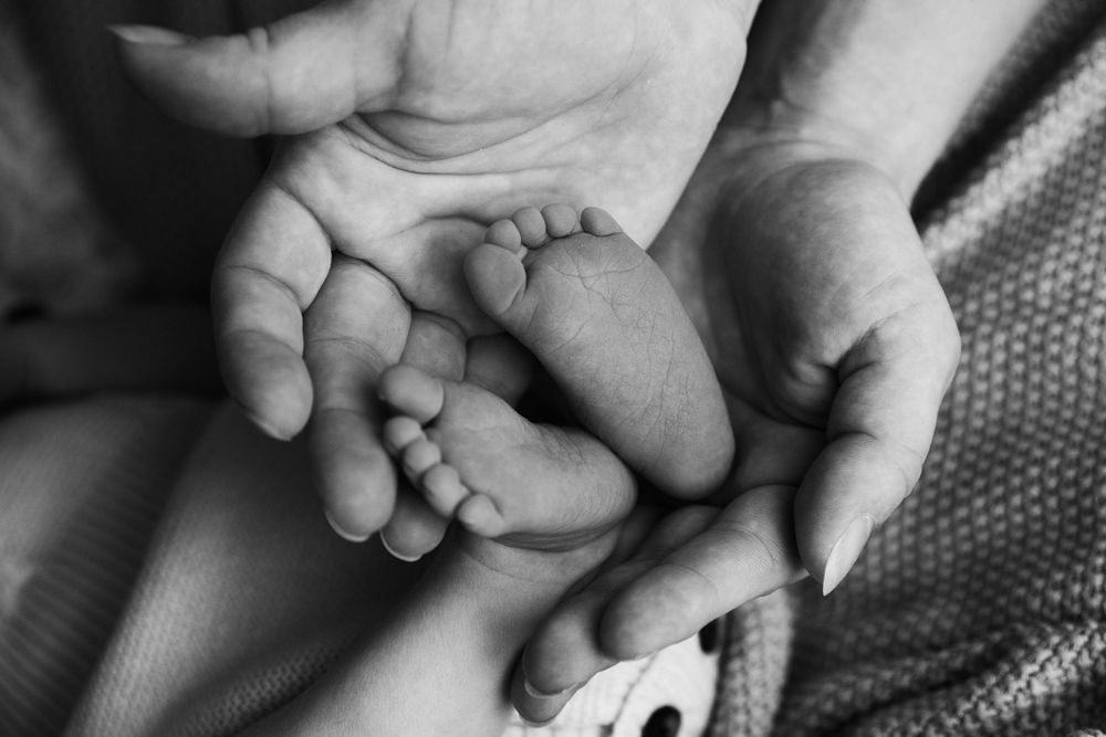 Rockingham Family, Maternity, Newborn Photographer, newborn feet