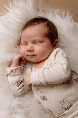 Newborn lifestyle fotografie in Terneuzen, Zeeland, Oost-Vlaanderen