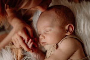 Newborn lifestyle fotografie in Terneuzen, Zeeland, Oost-Vlaanderen