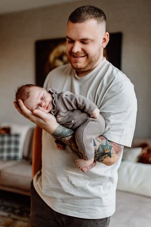 Newborn lifestyle fotografie in Terneuzen, Zeeland, Oost-Vlaanderen
