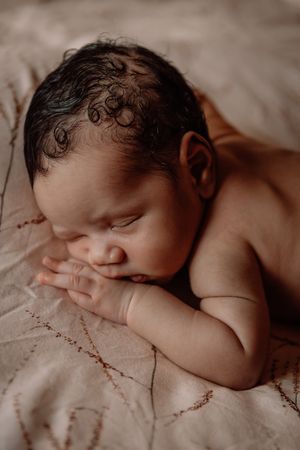 Newborn lifestyle fotografie in Terneuzen, Zeeland, Oost-Vlaanderen