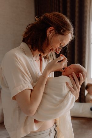 Newborn lifestyle fotografie in Terneuzen, Zeeland, Oost-Vlaanderen