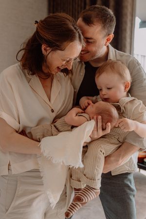 Newborn lifestyle fotografie in Terneuzen, Zeeland, Oost-Vlaanderen
