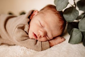 Newborn lifestyle fotografie in Terneuzen, Zeeland, Oost-Vlaanderen