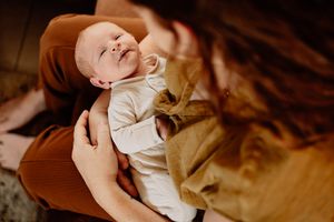 Newborn lifestyle fotografie in Terneuzen, Zeeland, Oost-Vlaanderen