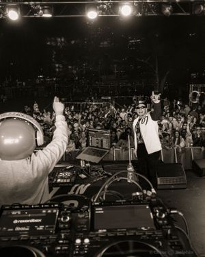 DJ Pressplay on stage with Wasted Willy