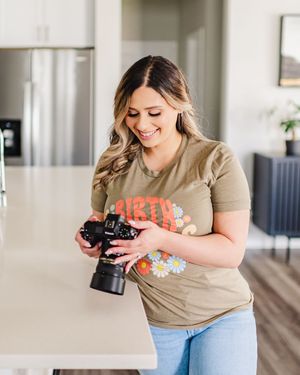 Birth doula and photographer Branding photos in the Denver area