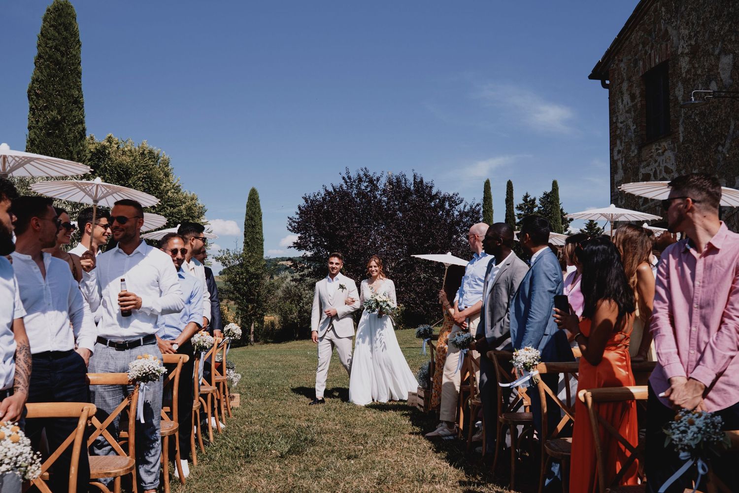Wedding photographer Italy. 
Luxury destination wedding photography in Tuscany Amalfi Coast, Lake Como. 
Emotional wedding photos