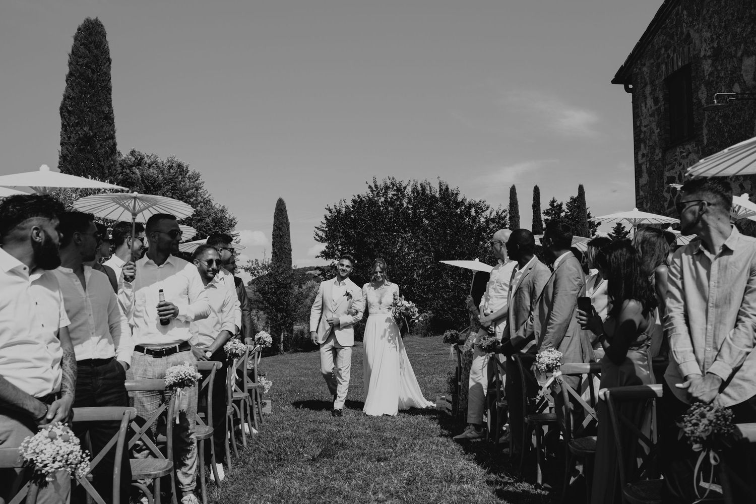 Wedding photographer Italy. 
Luxury destination wedding photography in Tuscany Amalfi Coast, Lake Como. 
Emotional wedding photos
