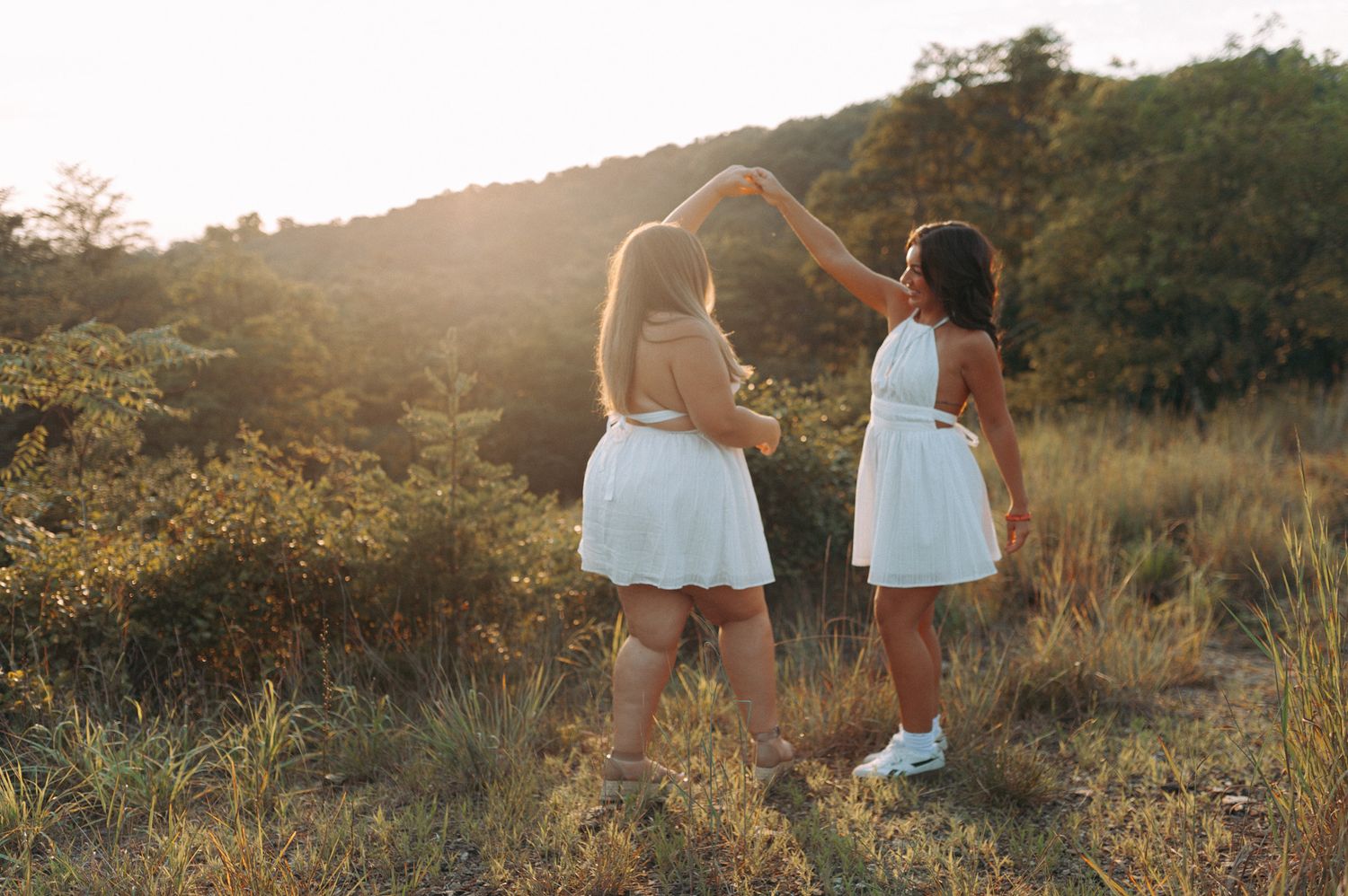 Senior portraits. Maryland Senior Portraits. Golden hour. Sunset senior portraits. Family session.  DMV photographer
