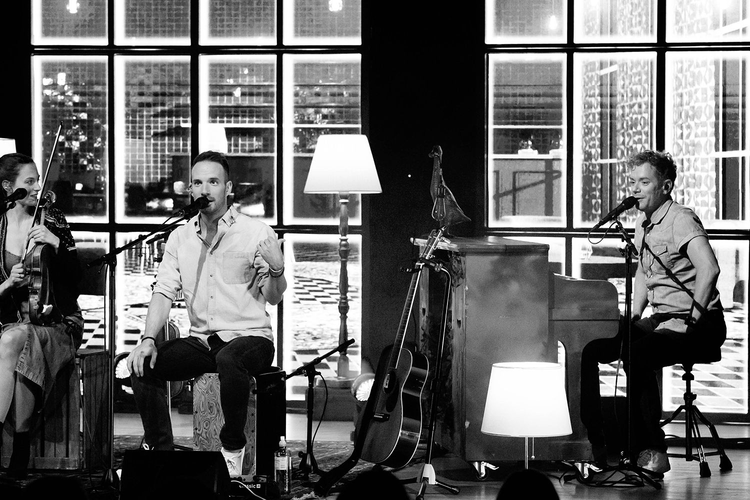 Peter Johansson, Bruno Mitsogiannis, Matilda Grün och Petra Wahlgren unplugged 2.0 i Växjö konserthus. Footgraf Rebecca Nordin.