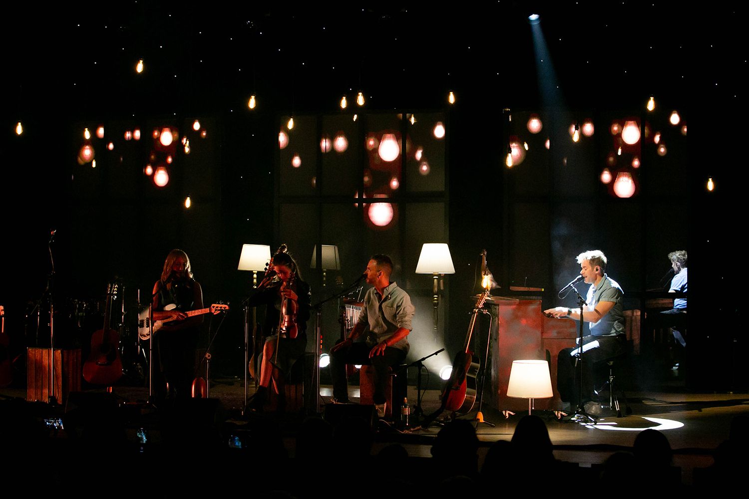 Peter Johansson, Bruno Mitsogiannis, Matilda Grün och Petra Wahlgren unplugged 2.0 i Växjö konserthus. Footgraf Rebecca Nordin.
