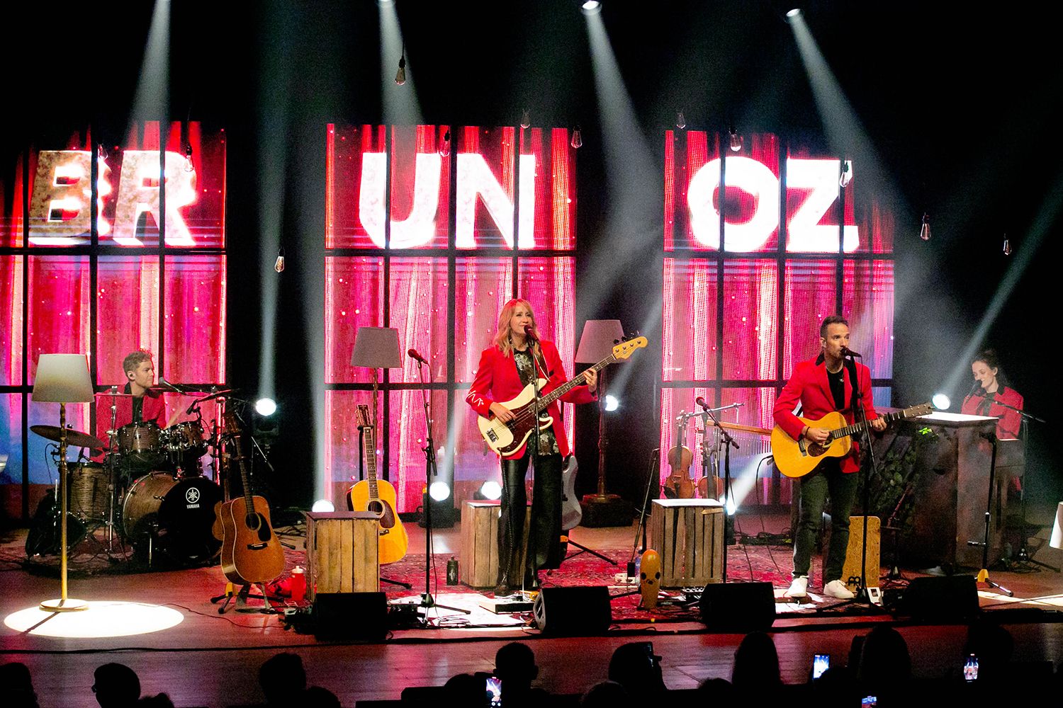 Peter Johansson, Bruno Mitsogiannis, Matilda Grün och Petra Wahlgren unplugged 2.0 i Växjö konserthus. Footgraf Rebecca Nordin.