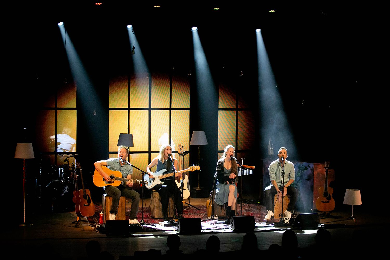 Peter Johansson, Bruno Mitsogiannis, Matilda Grün och Petra Wahlgren unplugged 2.0 i Växjö konserthus. Footgraf Rebecca Nordin.