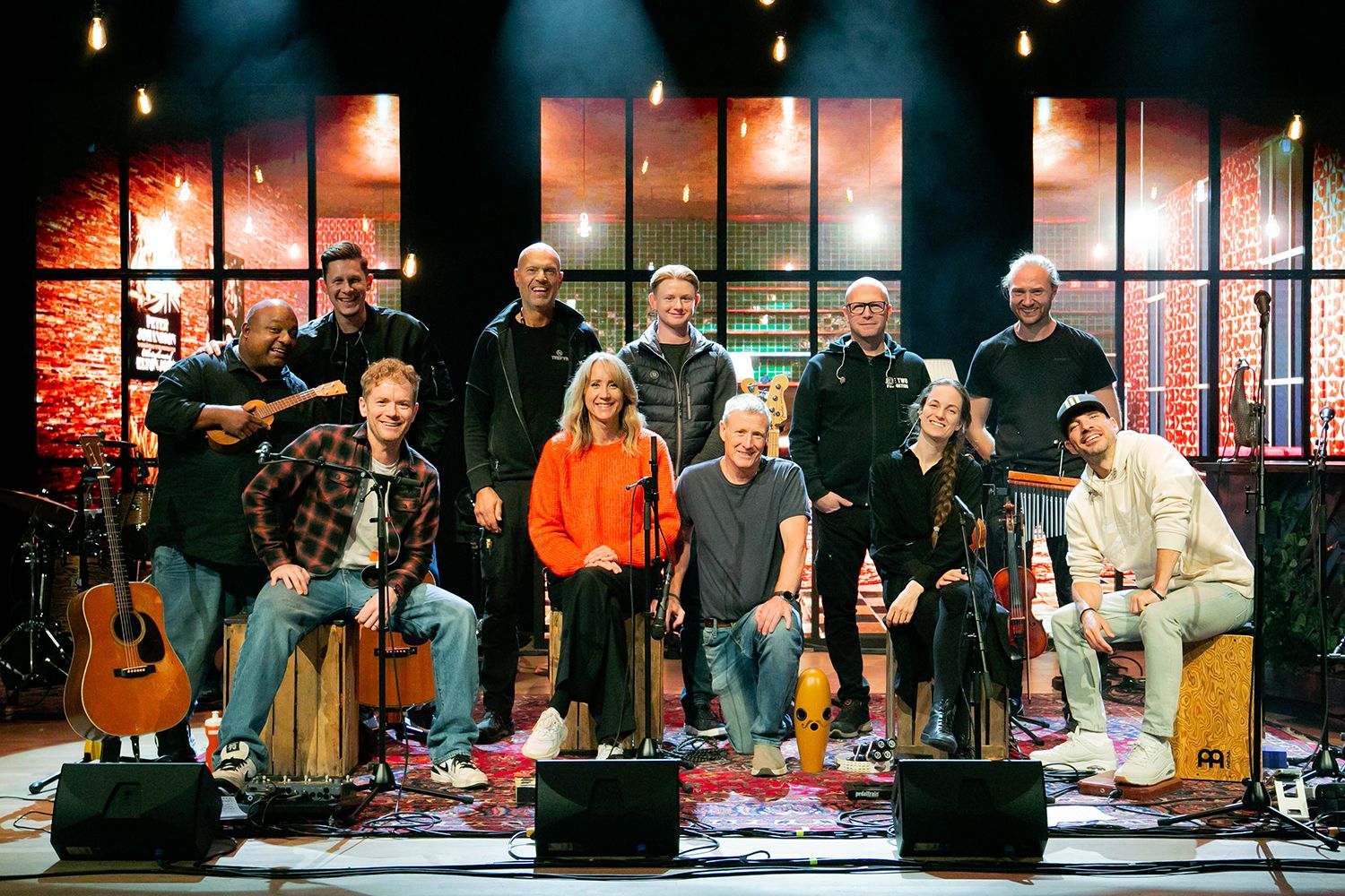 Peter Johansson, Bruno Mitsogiannis, Matilda Grün och Petra Wahlgren unplugged 2.0 i Växjö konserthus. Footgraf Rebecca Nordin. Gruppbild.