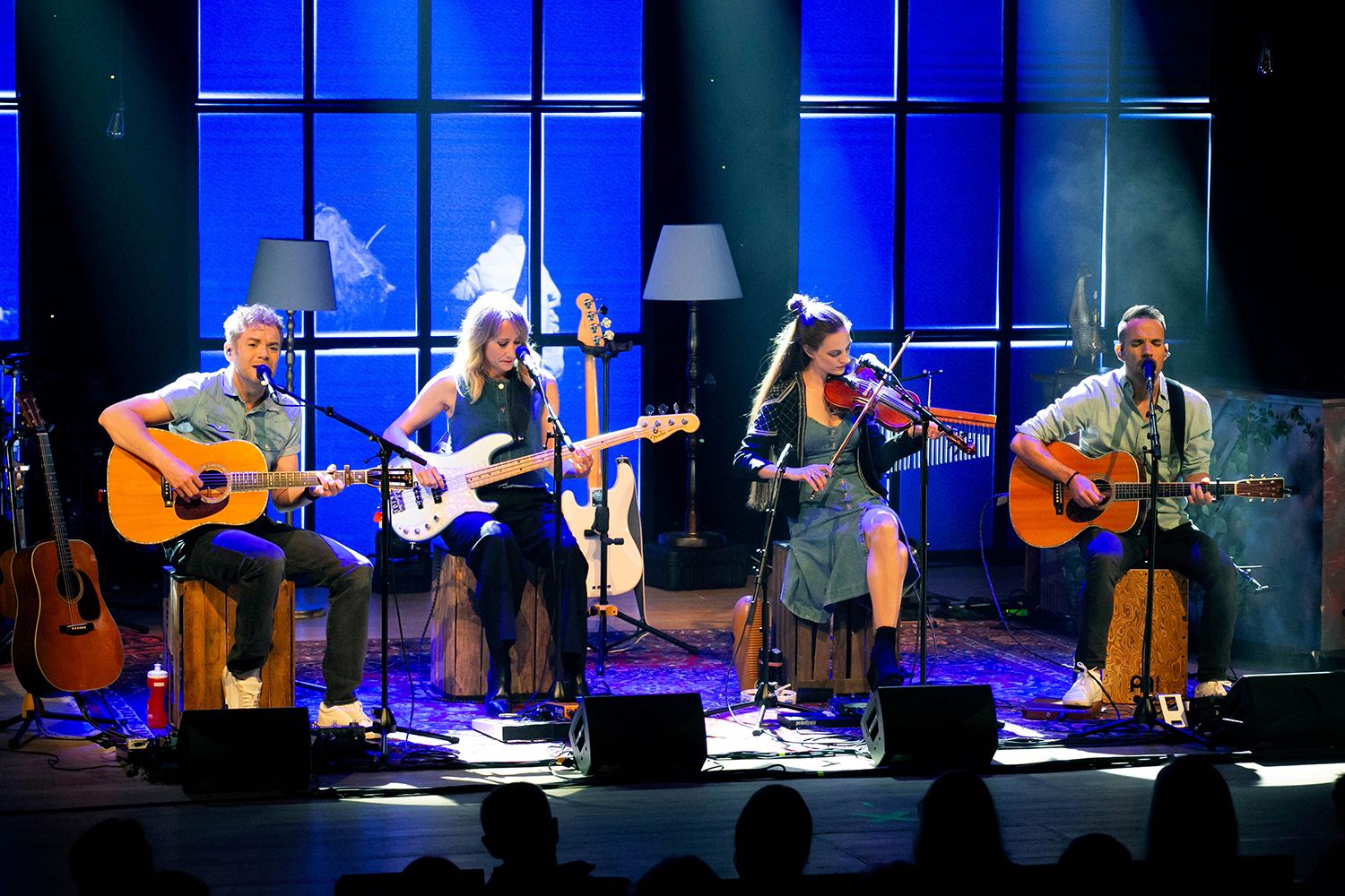 Peter Johansson, Bruno Mitsogiannis, Matilda Grün och Petra Wahlgren unplugged 2.0 i Växjö konserthus. Footgraf Rebecca Nordin.