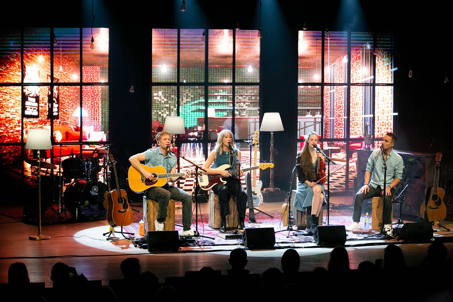 Peter Johansson, Bruno Mitsogiannis, Matilda Grün och Petra Wahlgren unplugged 2.0 i Växjö konserthus. Footgraf Rebecca Nordin.