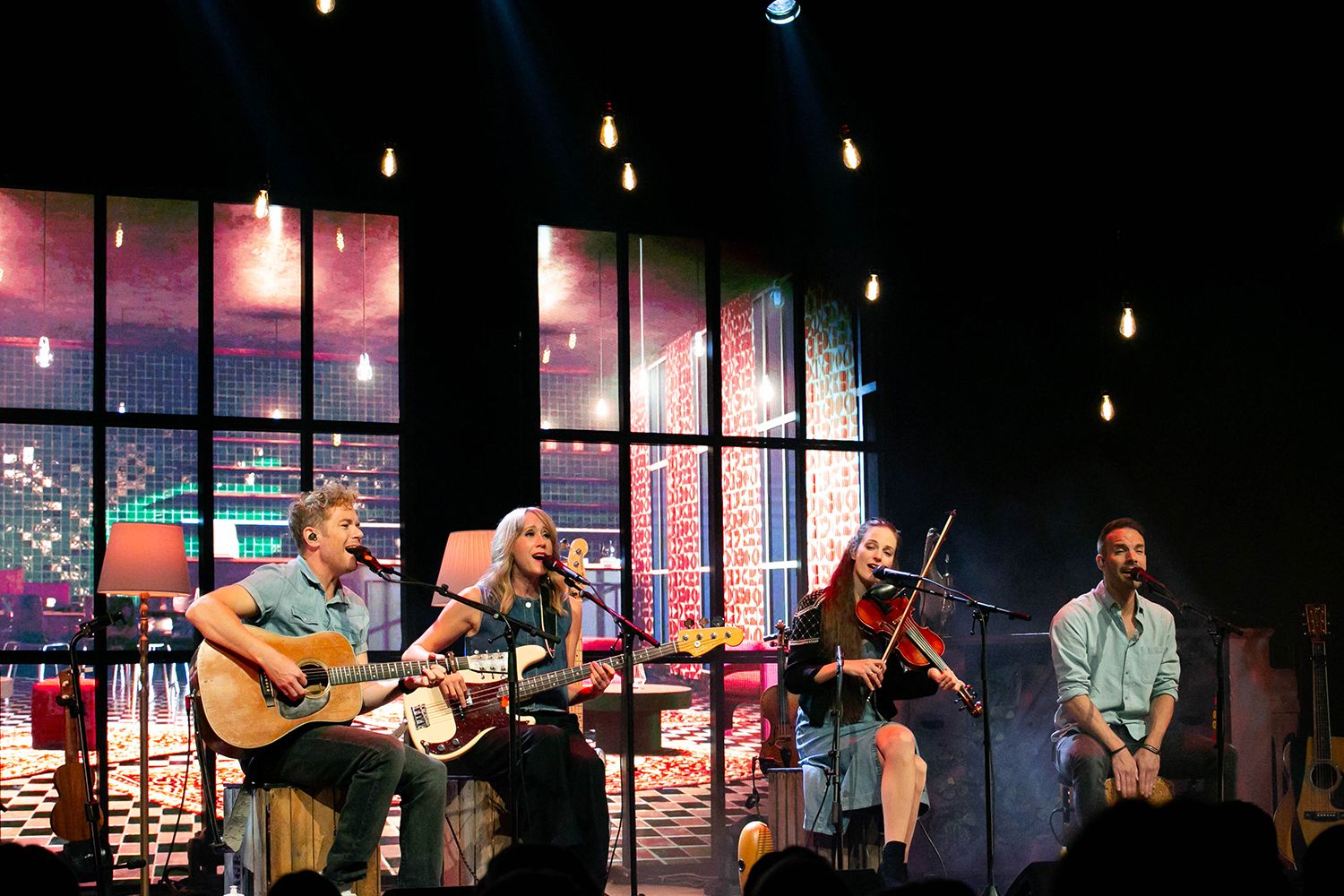 Peter Johansson, Bruno Mitsogiannis, Matilda Grün och Petra Wahlgren unplugged 2.0 i Växjö konserthus. Footgraf Rebecca Nordin.