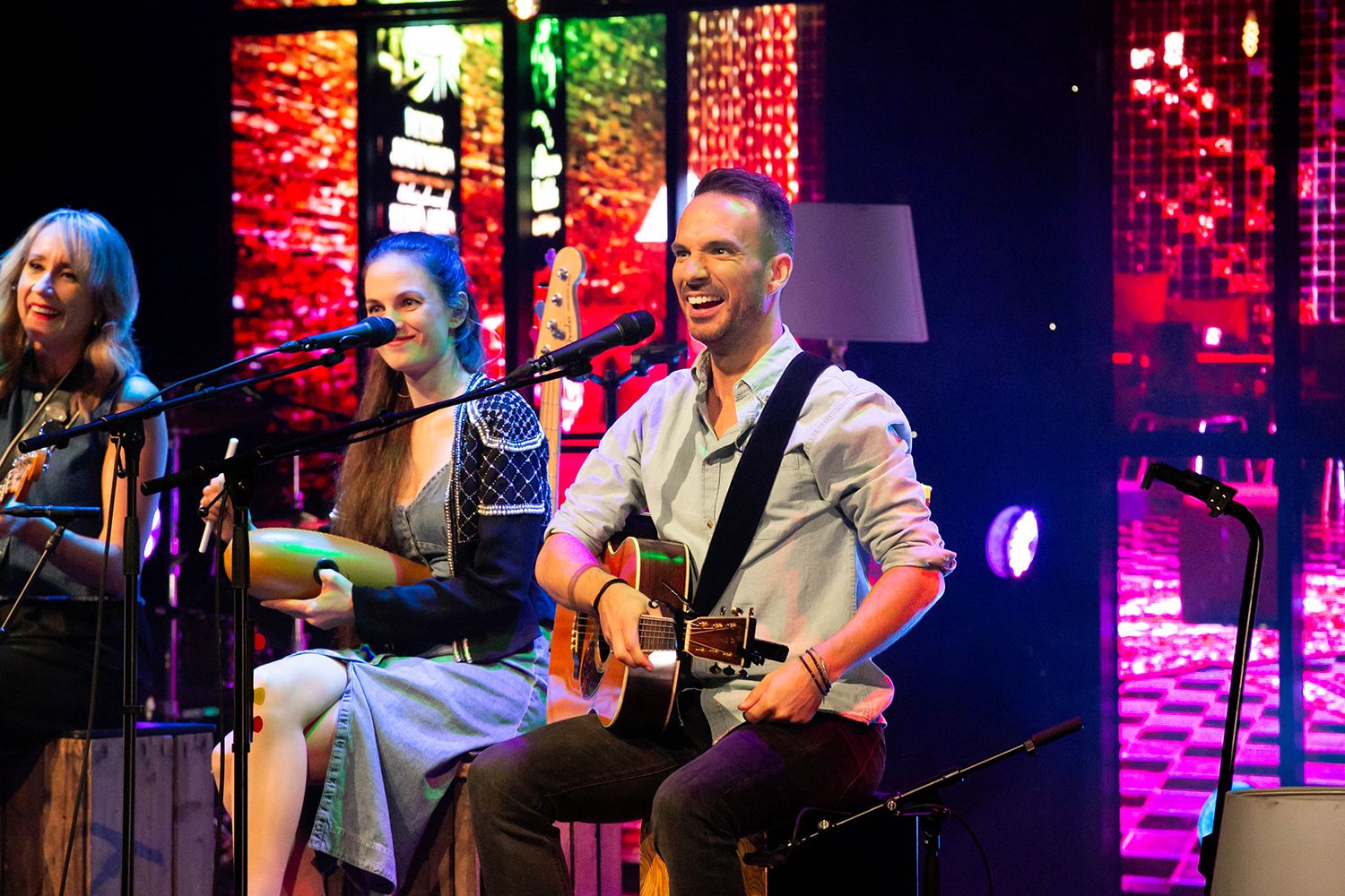Peter Johansson, Bruno Mitsogiannis, Matilda Grün och Petra Wahlgren unplugged 2.0 i Växjö konserthus. Footgraf Rebecca Nordin.