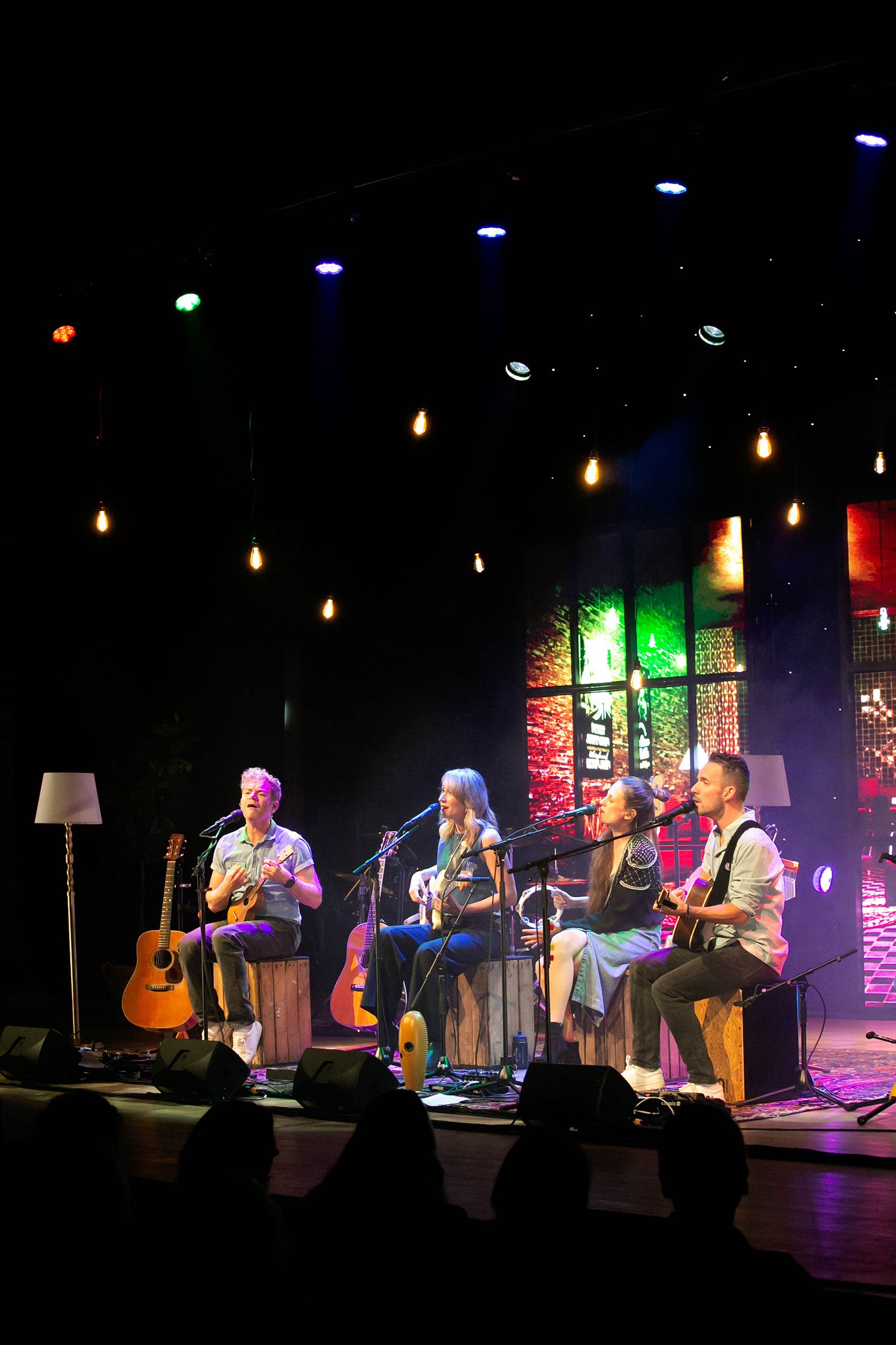 Peter Johansson, Bruno Mitsogiannis, Matilda Grün och Petra Wahlgren unplugged 2.0 i Växjö konserthus. Footgraf Rebecca Nordin.