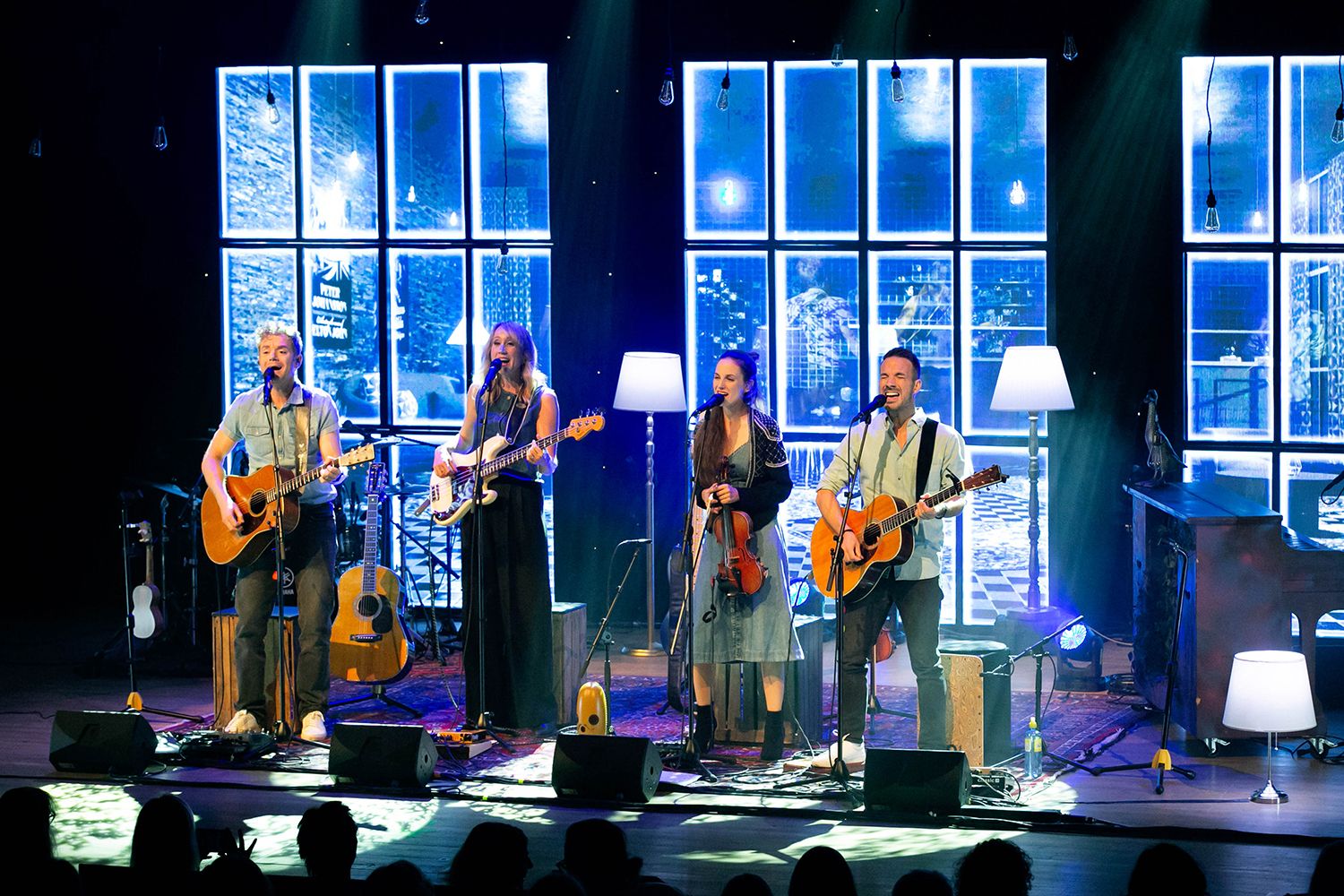 Peter Johansson, Bruno Mitsogiannis, Matilda Grün och Petra Wahlgren unplugged 2.0 i Växjö konserthus. Footgraf Rebecca Nordin.