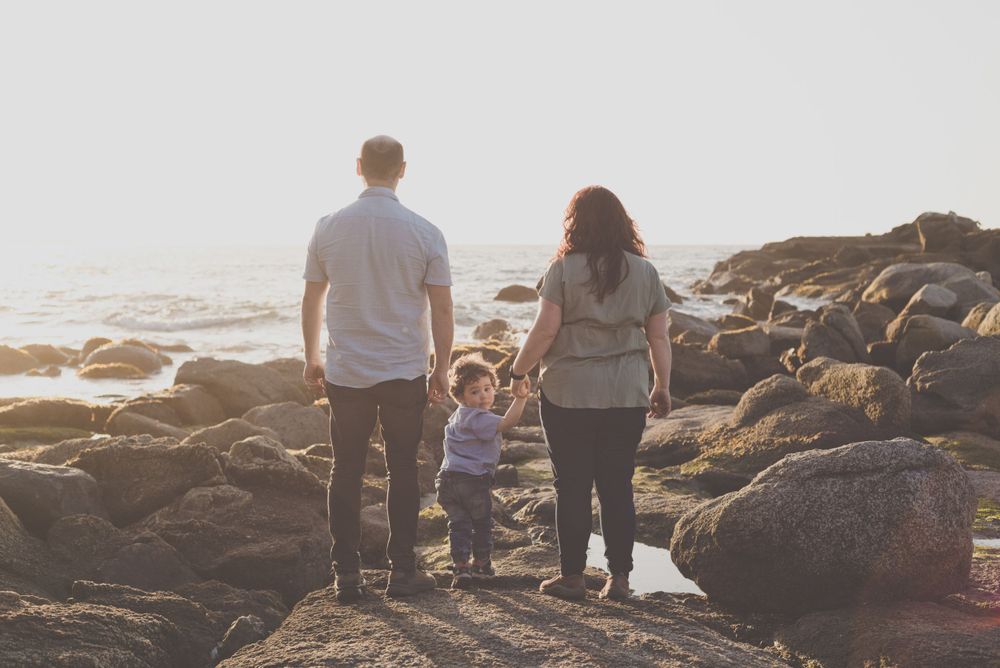 Sesión Fotográfica Bebés, Niños, Familia, Embarazo. Momentos espontáneos, luz natural. Fotografía en Exterior Santiago, Viña del Mar, Playa