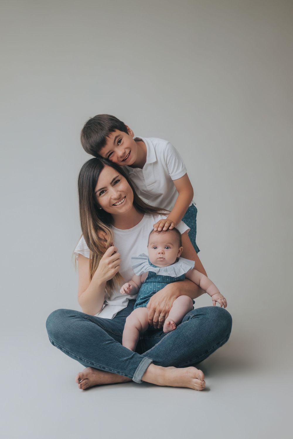 Sesión Fotográfica Bebés, Niños, Familia, Embarazo. Momentos espontáneos, Estudio de Fotos en Reñaca con Flash