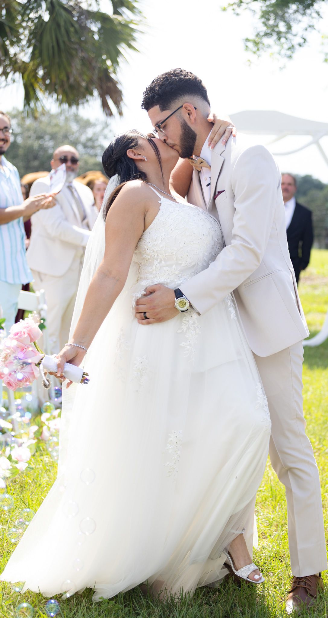 The big kiss Kairiblue media Orlando videographer