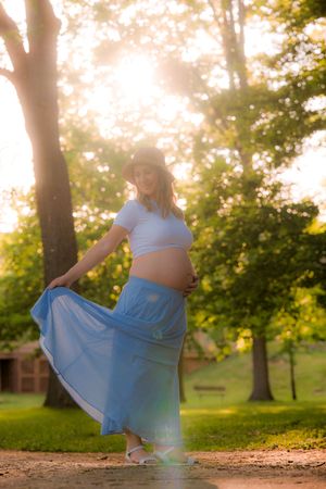 Outdoor maternity session in the park by Gesiel Martins in Michigan
