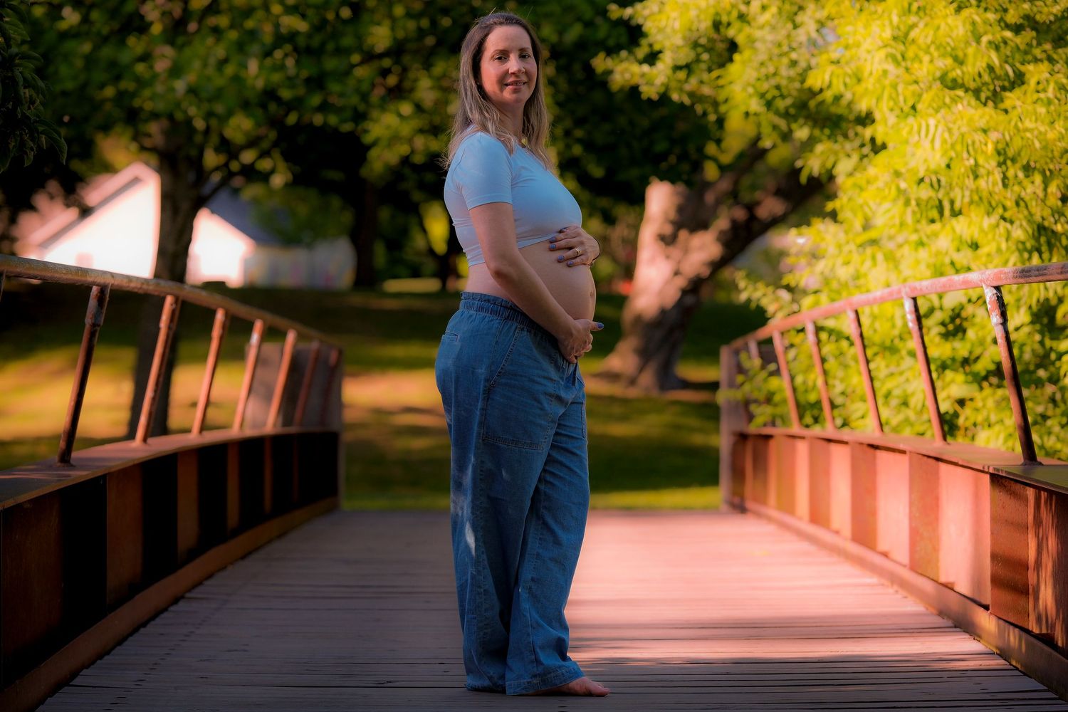 Outdoor maternity session in the park by Gesiel Martins in Michigan