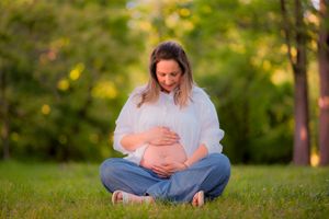 Outdoor maternity session in the park by Gesiel Martins in Michigan