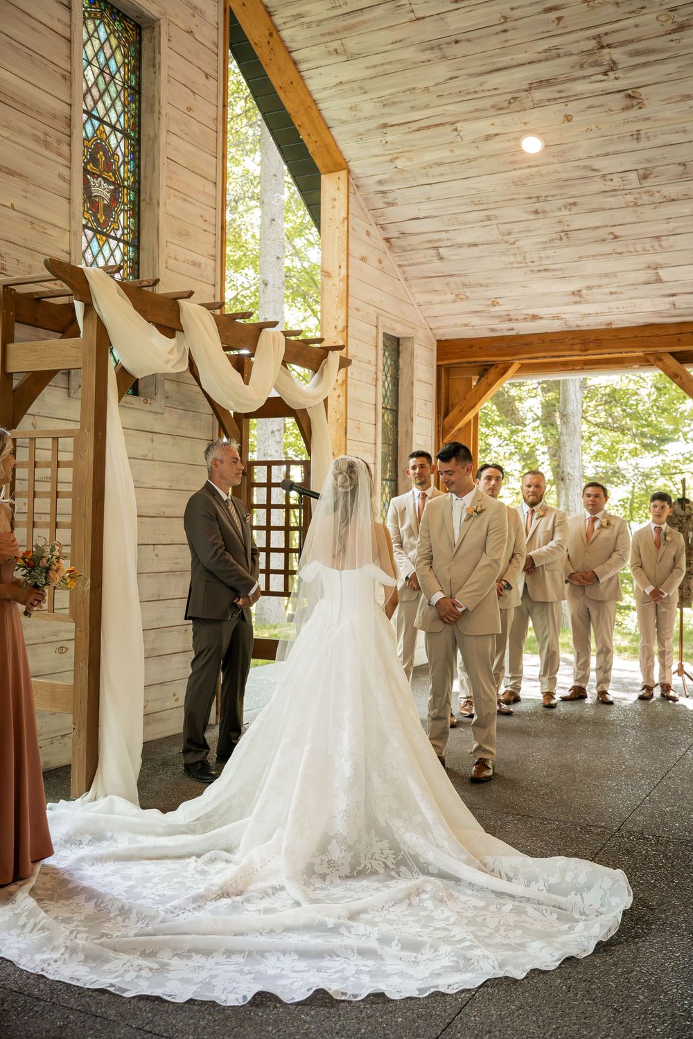 Wedding photography by Jenna Partsch Photography LLC, a Buffalo, NY photographer Western New York. Captured at Graceful Gatherings LedgeRock