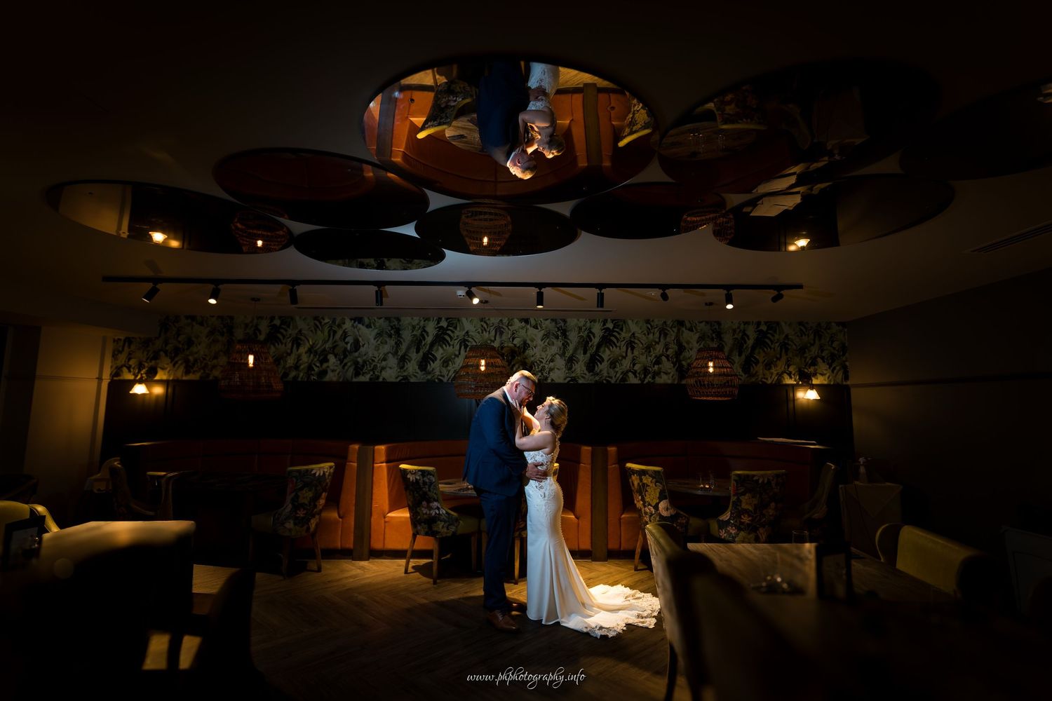 wildes inn evening wedding portraits