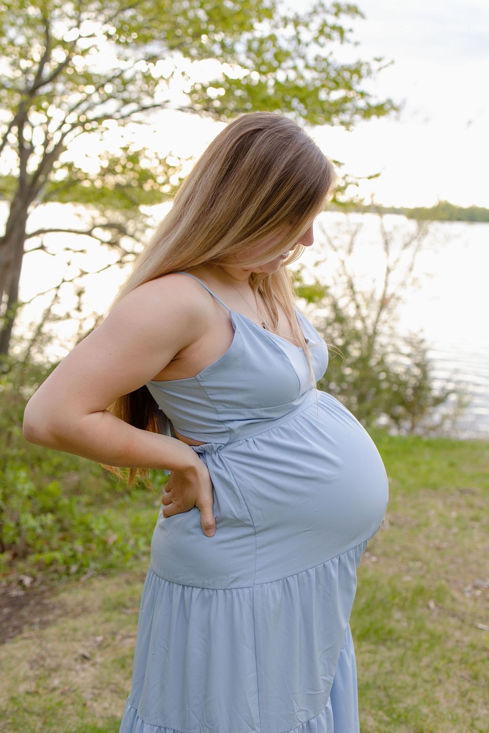 Kendall Kuss Photography Waukesha County family photographer. Family maternity photos in Delafield WI