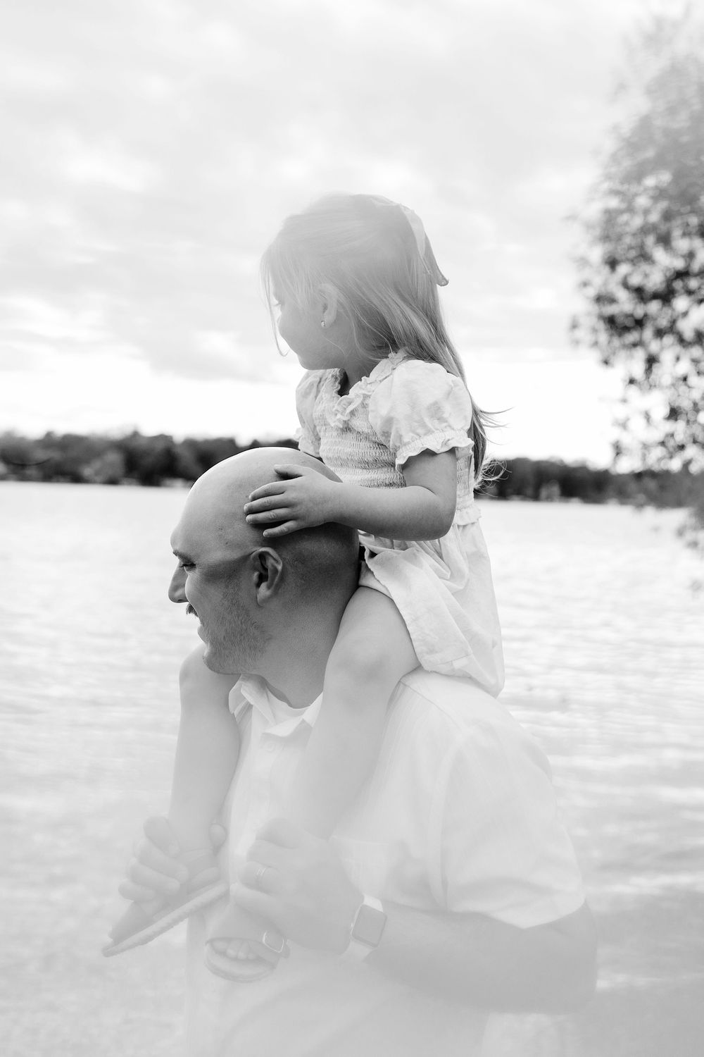 Kendall Kuss Photography Waukesha County family photographer. Family maternity photos in Delafield WI
