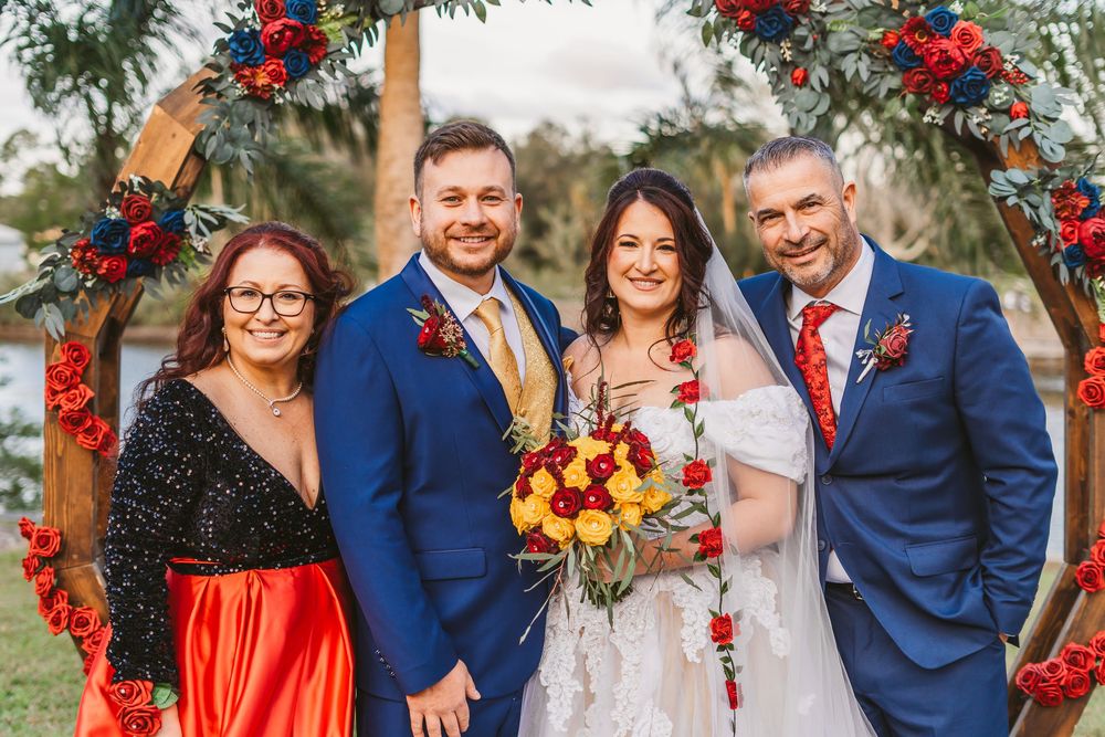 Channel Side Club in Palm Coast Florida. Wedding photography. Formal portraits of bride and groom with family and bridal party.