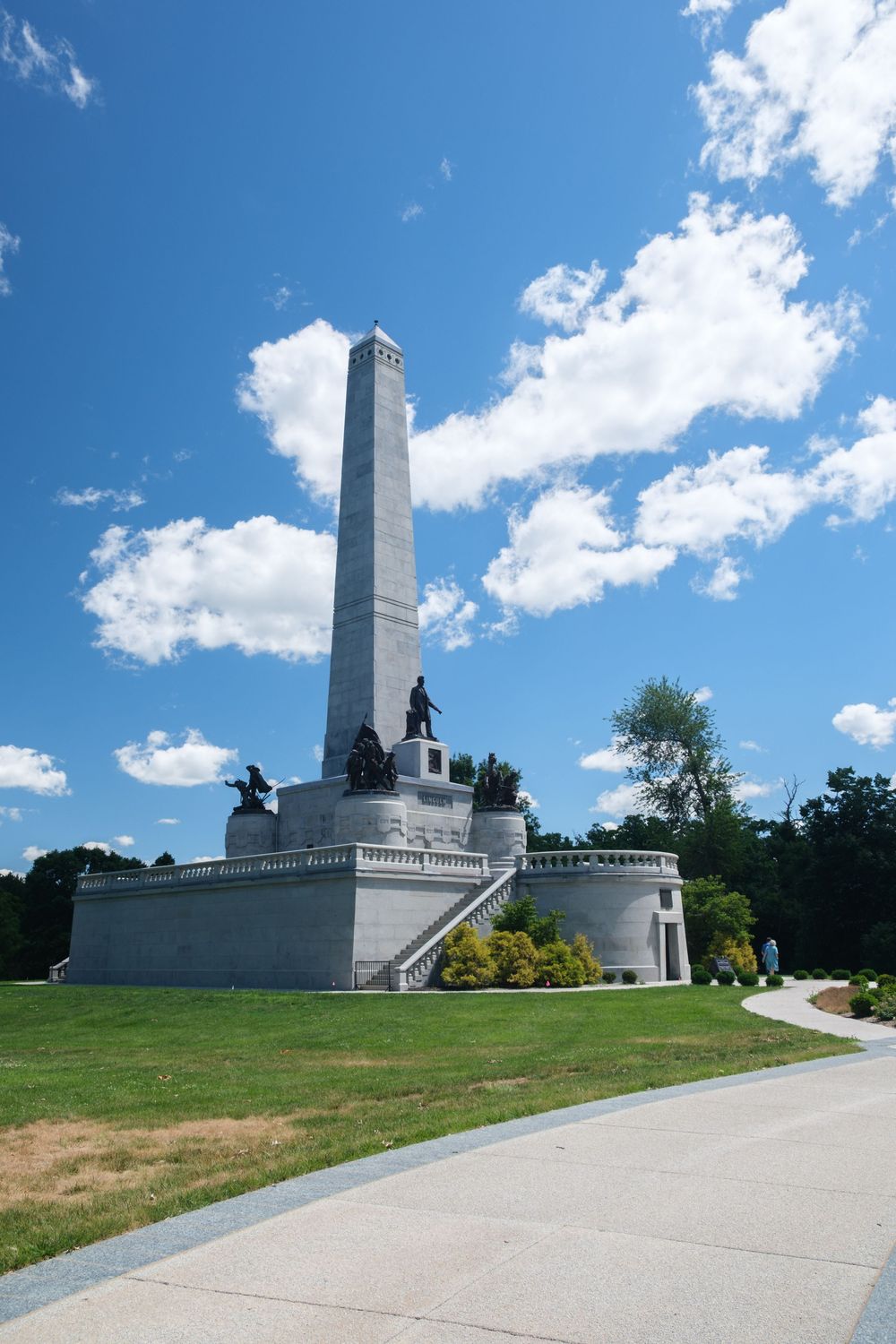 The tomb of Abraham Lincoln in Springfield, IL off Route 66. June 15, 2026. Photo: David J. Manning.
