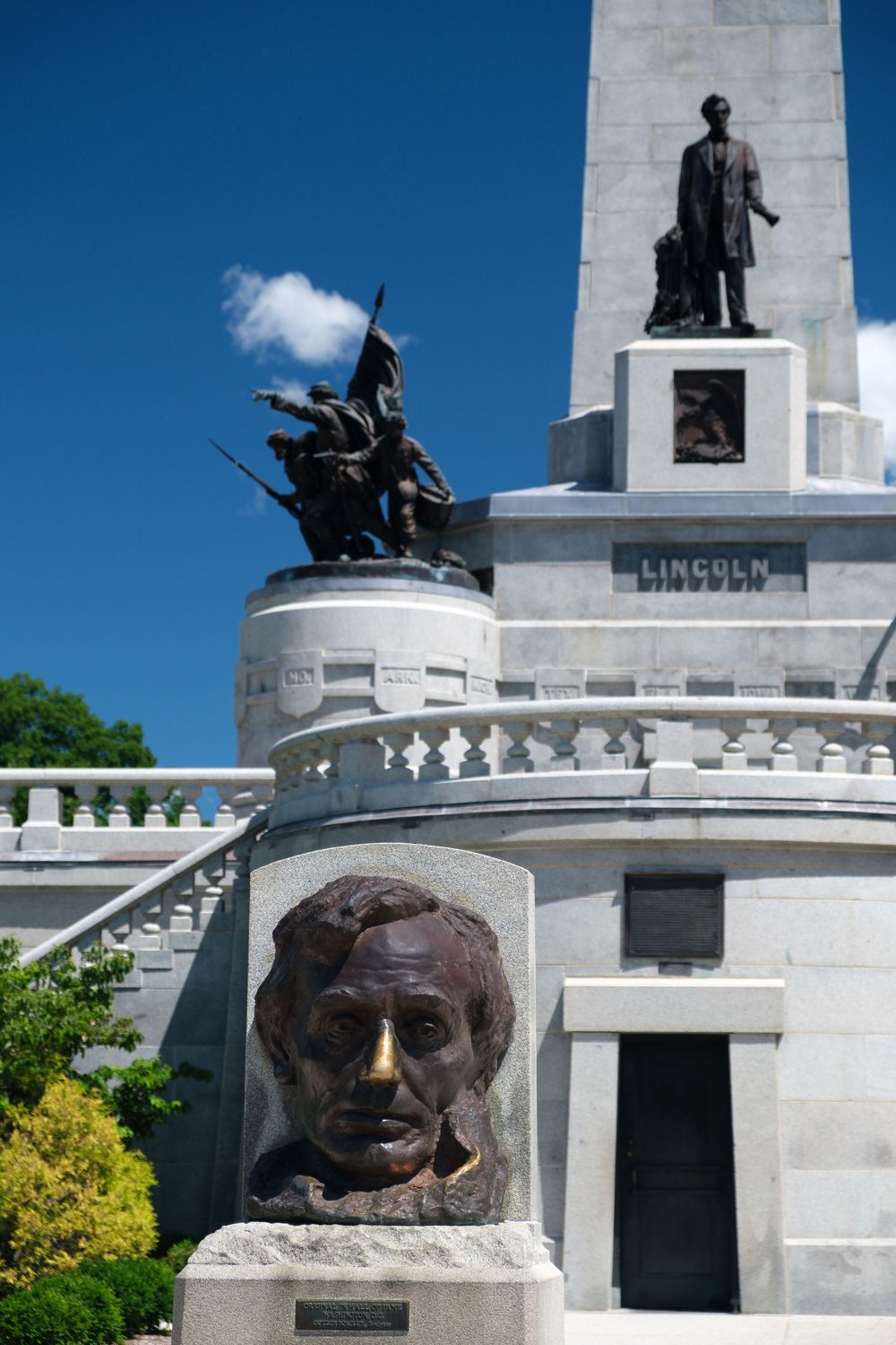 The tomb of Abraham Lincoln in Springfield, IL off Route 66. June 15, 2026. Photo: David J. Manning.