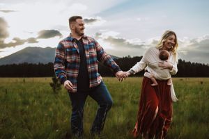 family photographer AZ, outdoor family portraits Arizona couples photographer, engagement photos AZ