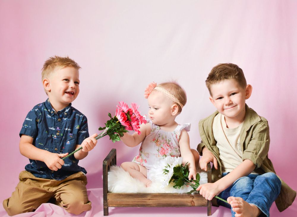 ace newborn photography
cake smash photo
first birthday photo
sibling photo
family photo