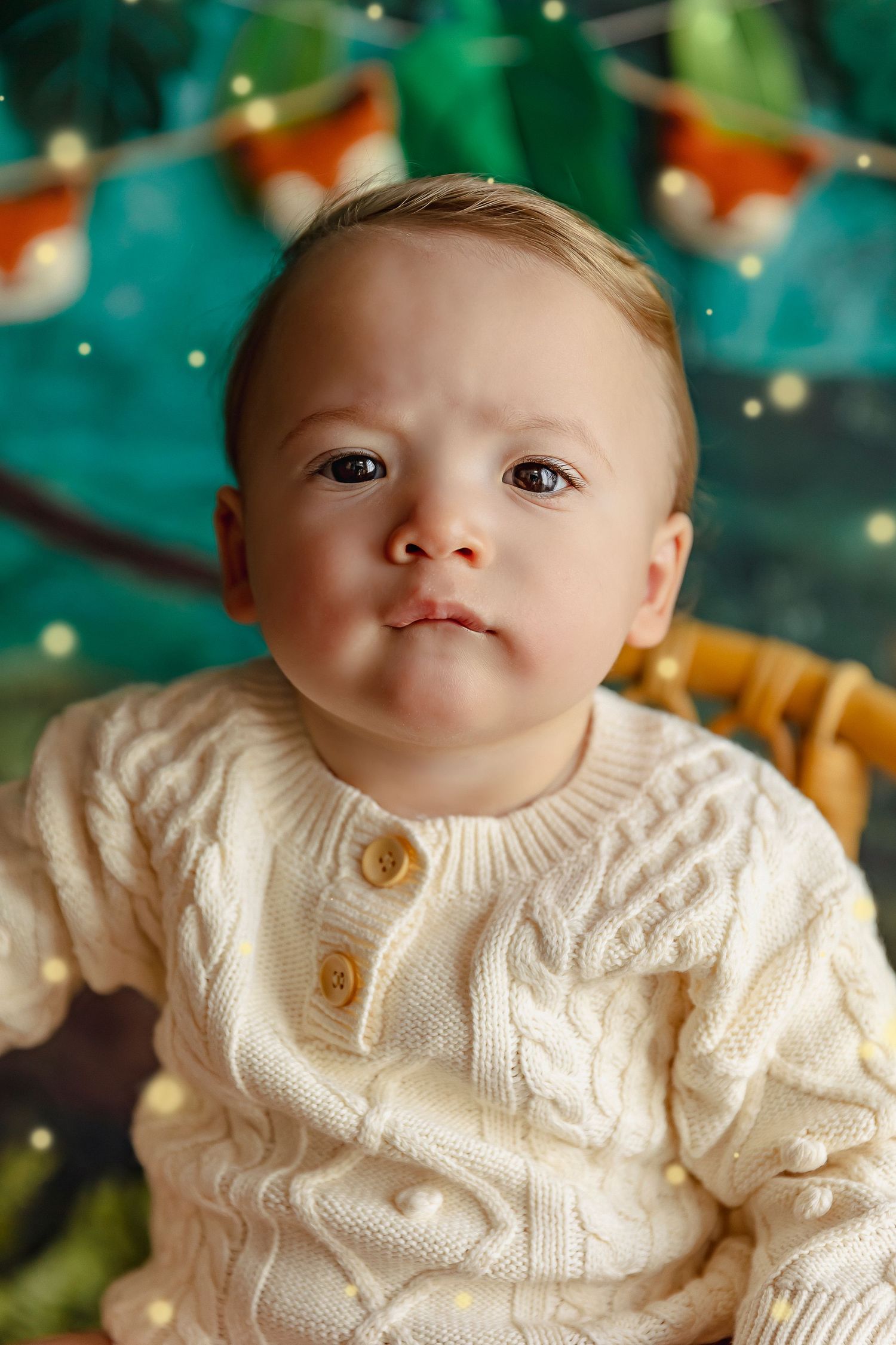 baby portrait photography bebe varon posando para sus fotos en estudio